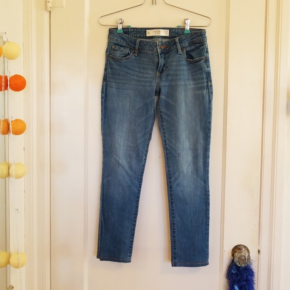 Abercrombie and Fitch ankle jeans